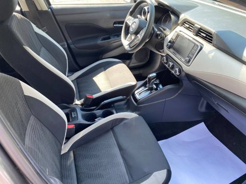 Used 2021 Nissan Versa SV image 9