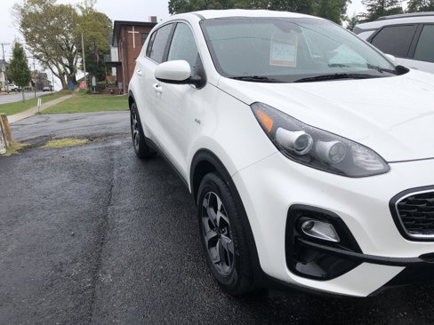 Used 2022 Kia Sportage LX image 3
