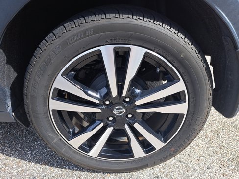 Used 2019 Nissan Kicks SV image 10