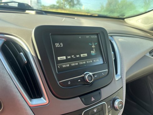Used 2017 Chevrolet Malibu LS image 29