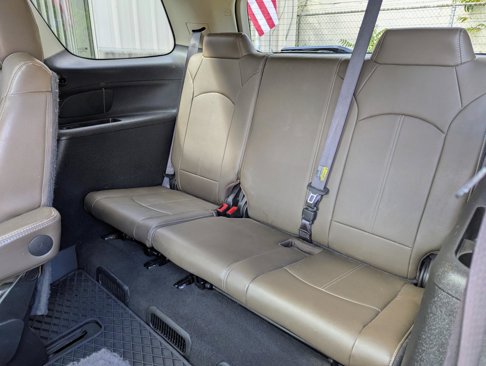 Used 2015 GMC Acadia SLT image 9