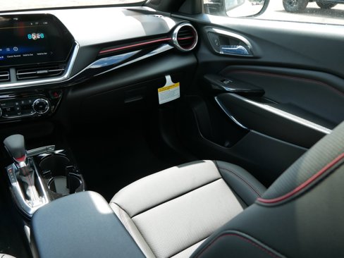 New 2025 Chevrolet Trax RS w/ Sunroof Package image 15