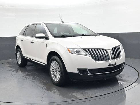 Used 2015 Lincoln MKX FWD image 2