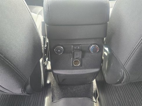 Used 2019 Ford Explorer XLT image 13