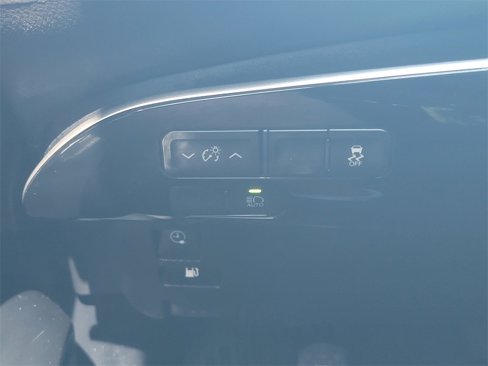Used 2020 Toyota Prius Prime LE image 32