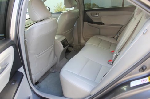 Used 2017 Toyota Camry XLE image 12