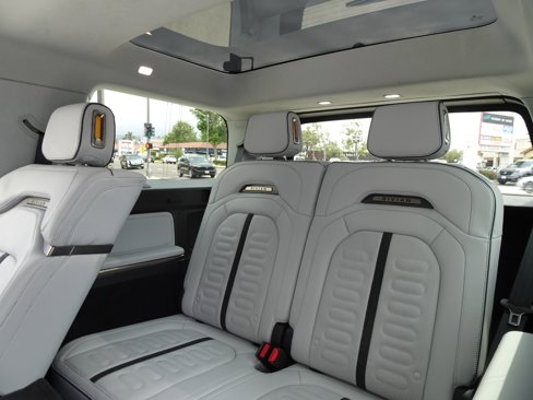 Used 2023 Rivian R1S Adventure image 22