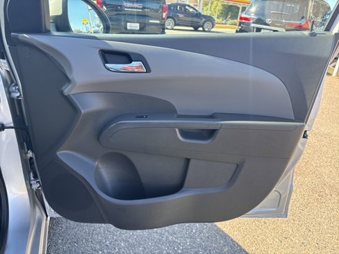 Used 2014 Chevrolet Sonic LT image 23