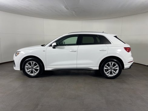 Used 2022 Audi Q3 2.0T Premium Plus w/ Premium Plus Package image 4