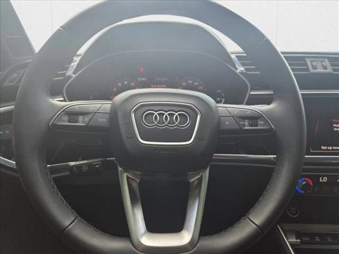 Used 2024 Audi Q3 2.0T Premium Plus w/ Premium Plus Package image 17