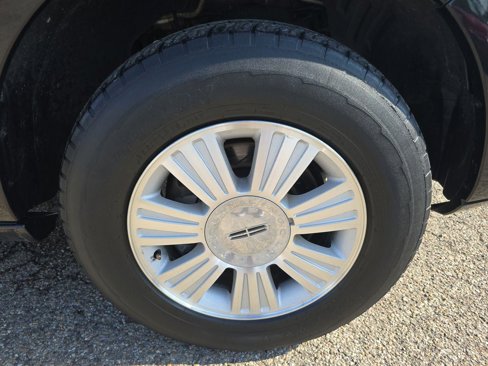 Used 2014 Lincoln Navigator L 4WD image 16