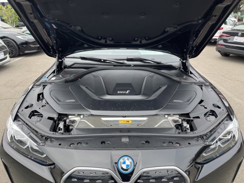 Used 2022 BMW i4 eDrive40 image 26