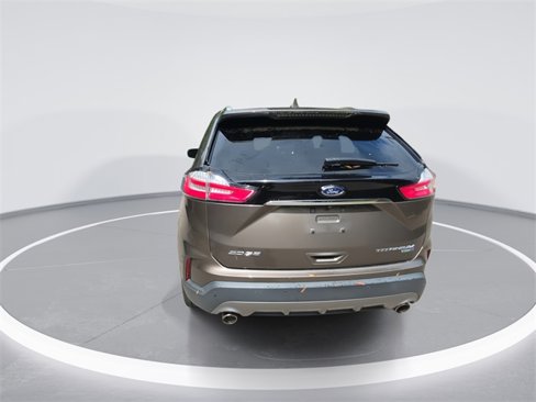 Used 2019 Ford Edge Titanium w/ Cold Weather Package image 6