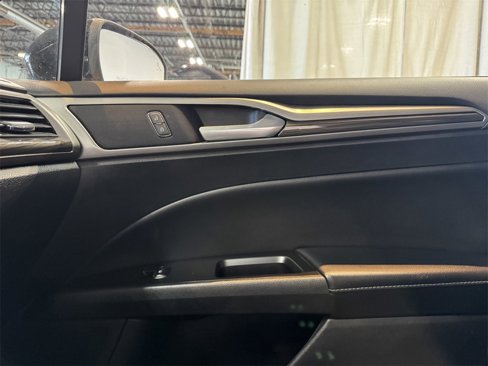 Used 2019 Ford Fusion SEL image 40