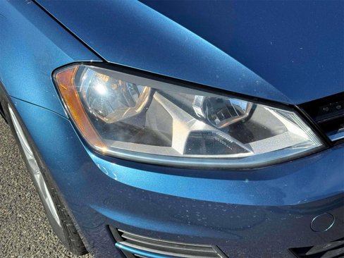 Used 2017 Volkswagen Golf SEL image 12