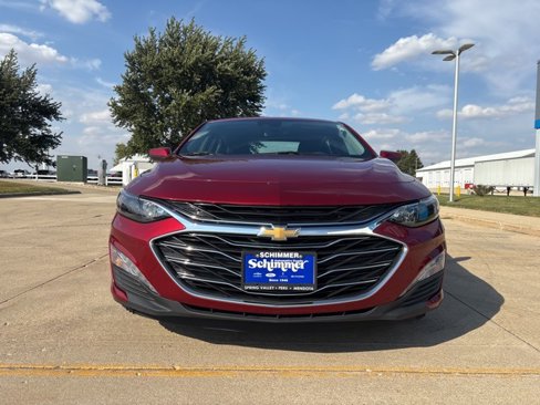 Used 2024 Chevrolet Malibu LT image 3