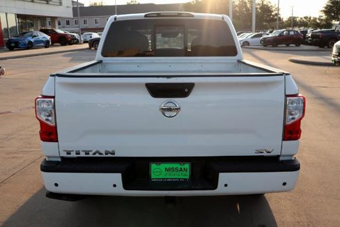 Certified 2021 Nissan Titan SV w/ SV Convenience Package image 7