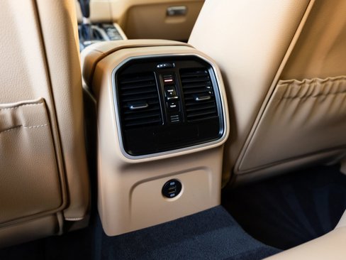 Used 2018 Porsche Macan Sport Edition image 31