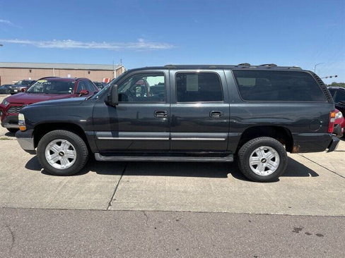 Used 2003 Chevrolet Suburban LT w/ LT Preferred Equipment Group image 2
