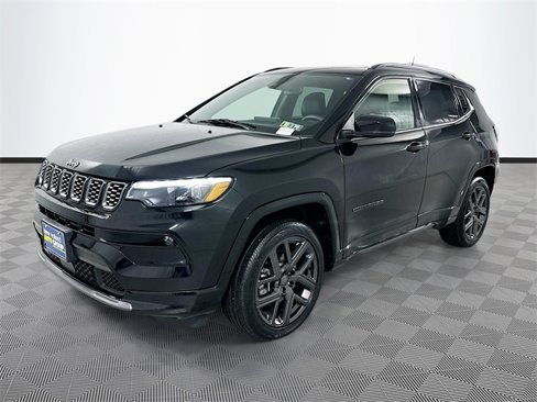 Certified 2024 Jeep Compass Limited w/ High Altitude Package image 3