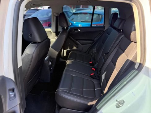 Used 2014 Volkswagen Tiguan SE image 19
