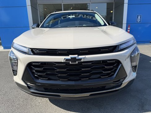New 2026 Chevrolet Trax ACTIV w/ Sunroof Package image 2