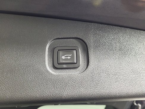 Used 2016 Chevrolet Equinox LTZ w/ Enhanced Convenience Package image 15