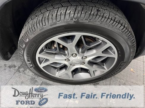 Used 2019 Jeep Grand Cherokee Limited image 16
