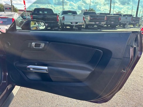 Used 2018 Ford Mustang Coupe image 18