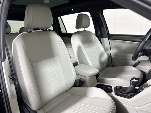 Used 2022 Volkswagen Tiguan SE R-Line image 12