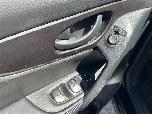 Certified 2021 Nissan Rogue Sport S image 18