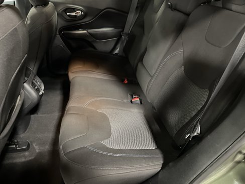 Used 2020 Jeep Cherokee Latitude image 10