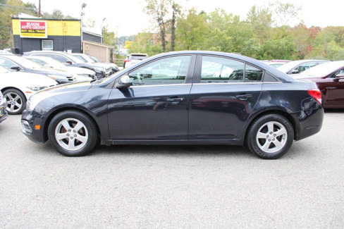 Used 2015 Chevrolet Cruze LT w/ Technology Package image 12