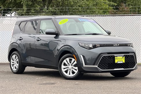 Used 2023 Kia Soul LX image 2