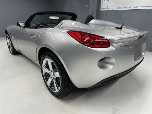 Used 2008 Pontiac Solstice Convertible w/ Preferred Package image 3