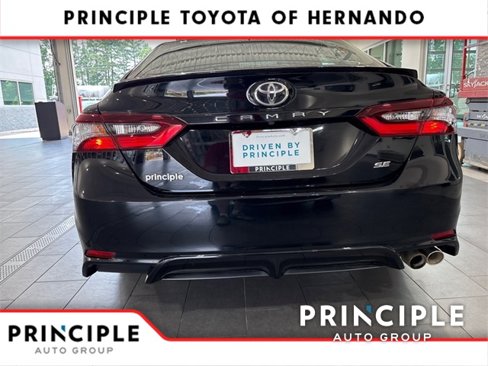 Used 2021 Toyota Camry SE w/ Carpet Mat Package (TMS) image 7