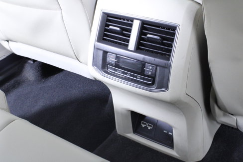 Used 2019 Volkswagen Atlas SEL R-Line image 18