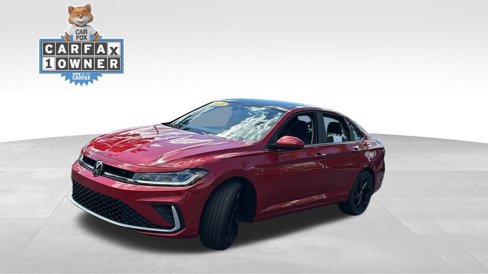 Used 2025 Volkswagen Jetta SE image 3