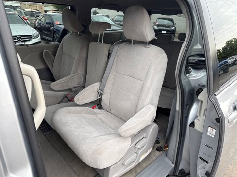 Used 2012 Toyota Sienna LE image 11