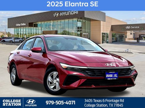 Used 2025 Hyundai Elantra SE image 1