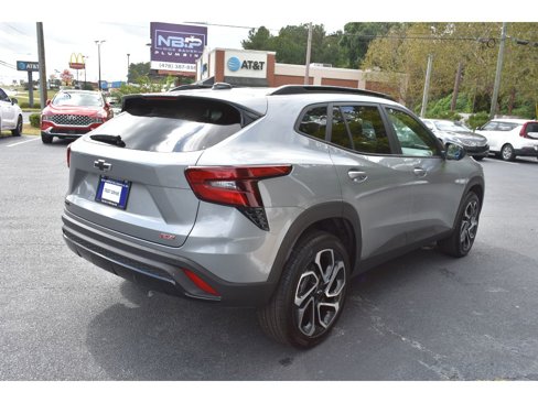 Used 2025 Chevrolet Trax RS w/ Driver Confidence Package image 5