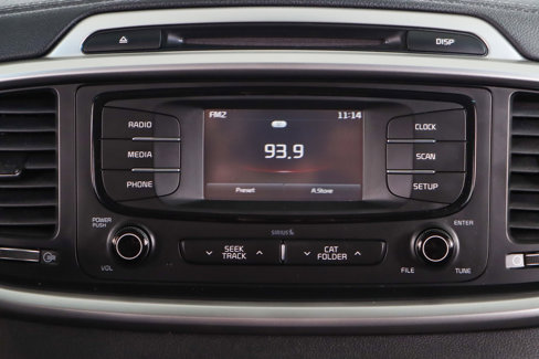 Used 2017 Kia Sorento LX image 19