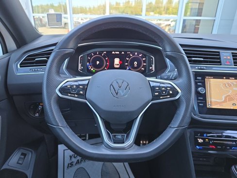 Used 2022 Volkswagen Tiguan SEL R-Line image 20