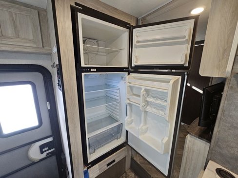 Used 2022 Ford E-450 and Econoline 450 Super Duty w/ Motorhome Prep Package image 24