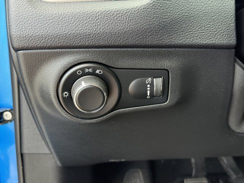 Used 2017 Jeep Compass Sport w/ Cold Weather Group image 18
