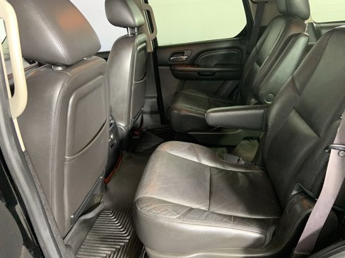 Used 2013 Cadillac Escalade Premium image 20