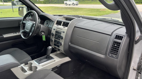 Used 2010 Ford Escape XLT image 22