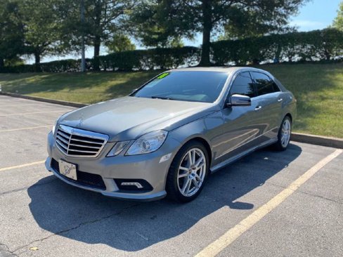 Used 2011 Mercedes-Benz E 350 4MATIC Sedan image 2