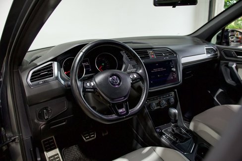Used 2020 Volkswagen Tiguan SE R-Line image 23