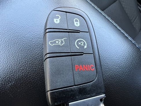 Used 2020 Jeep Grand Cherokee Laredo image 41
